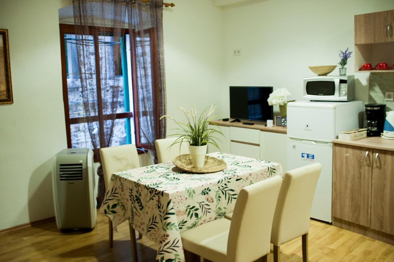 Apartman Flower Σίμπενικ Εξωτερικό φωτογραφία