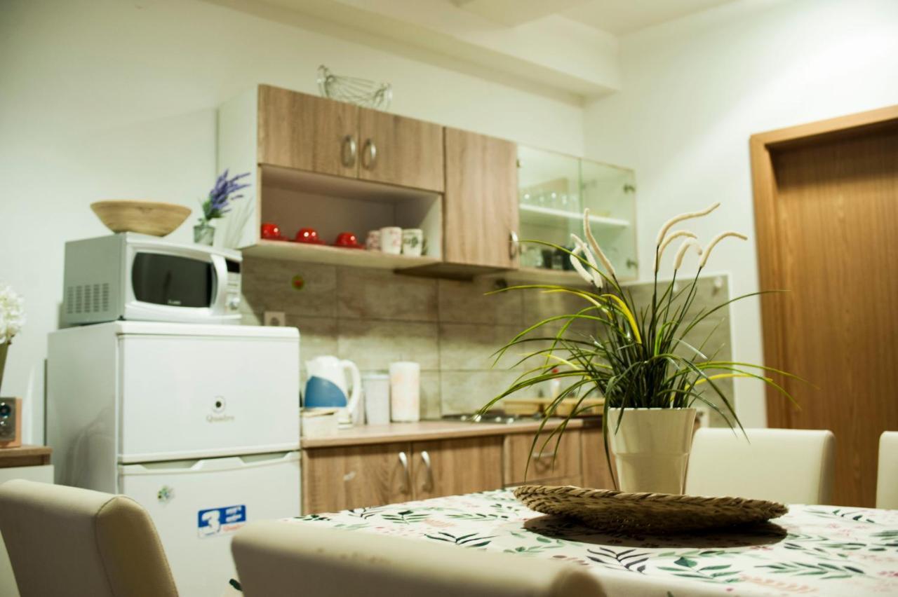 Apartman Flower Σίμπενικ Εξωτερικό φωτογραφία